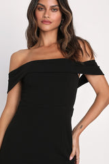 Enchanting Romantic Black Off-the-Shoulder Maxi Dress
