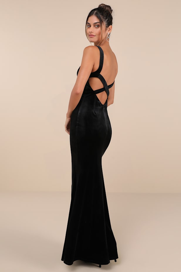 Perfectly Classy Black Velvet Strappy Maxi Dress